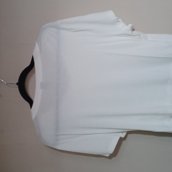 SHEIN .Cute short sleeve top with gathering around the bottom - Picture 4 of 4